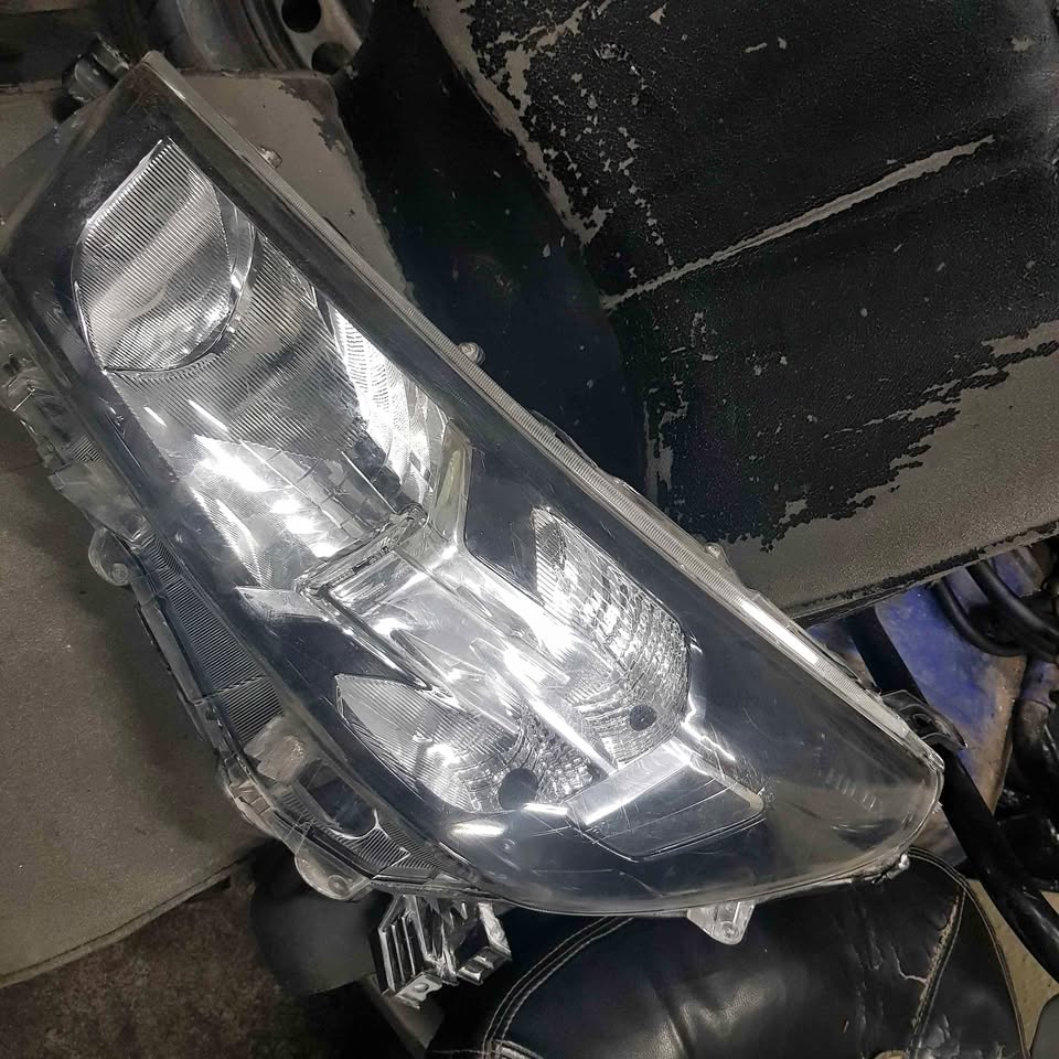 Toyota Hilux GD6 LHS Headlight